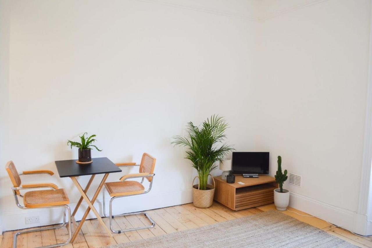 Modern 1 Bedroom Flat In The Heart Of Edinburgh Exterior photo