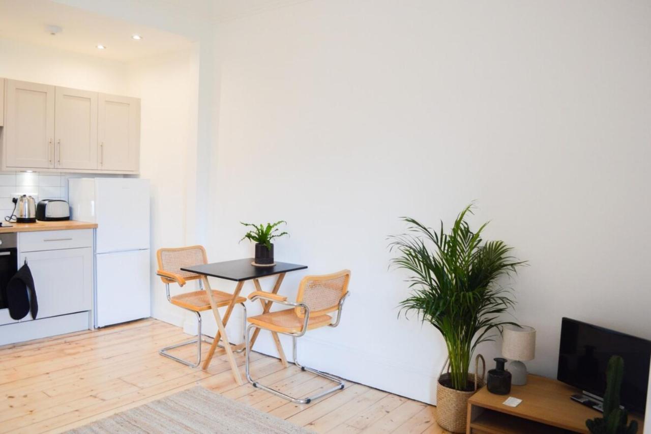Modern 1 Bedroom Flat In The Heart Of Edinburgh Exterior photo